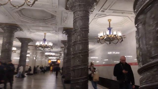 Санкт-Петербургское метро: обзор станции Автово.