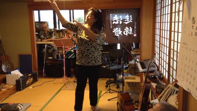 Kaimana hila Teiko Saito vocal and ukulele Togo steel guitat Teresa Futamori Hula смотреть онлайн
