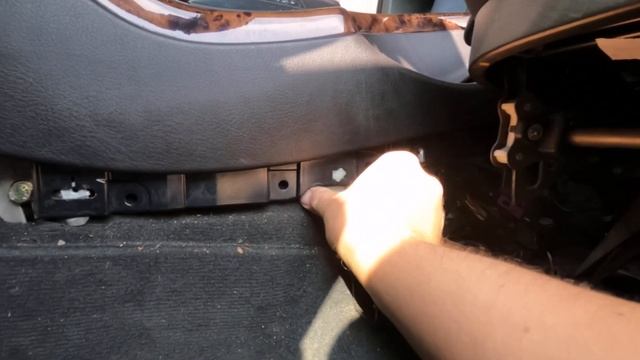 Практическая замена шторки подстаканников для BMW X5 e53