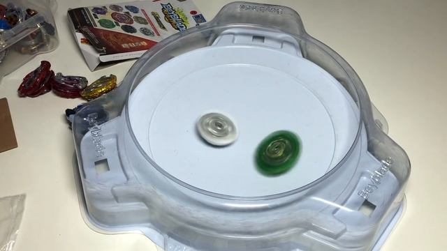 ПОТРЯСАЮЩИЙ ДЖОКЕР от TAKARA TOMY / Бейблэйд Бёрст / Beyblade Burst смотреть онлайн