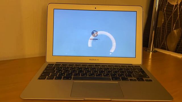 Что делать если при запуске мак показывает перечеркнутый круг или ты удалил систему. смотреть онлайн