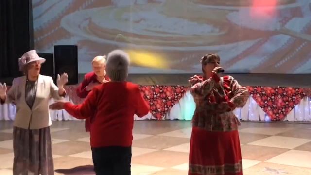 Случайно попала в чудо место , Масленица в Сызрани , дети не слушаются / Германия - Россия смотреть онлайн