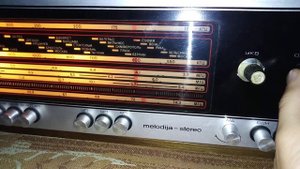 Транзисторная радиола "Мелодия Стерео 104". Сканирую эфир, и использую как усилитель.
