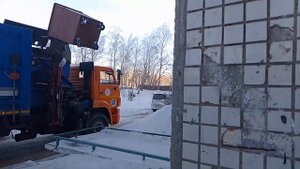 Мусоровоз KAMAZ САХ РАРЗ мк - 4554 - 06 приехал к нам забирать мусор.