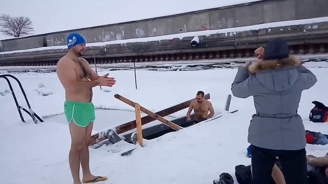 Купание 8 января(1) смотреть онлайн