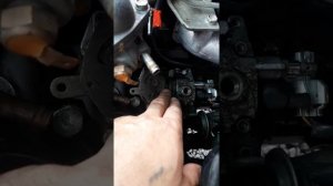 Часть 1 замена уплотнителной резинки на верхней крышке тнвд 2L TOYOTA TOYOACE 93