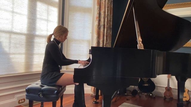Grace O’Hanlon playing Rachmaninov’s Etudes-Tableaux Op. 39 No. 9 in D major смотреть онлайн