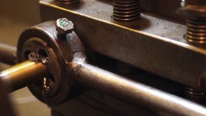 ЛУЧШАЯ СМАЗКА ИЗ НЕФТЕПРОДУКТОВ ДЛЯ НАРЕЗКИ РЕЗЬБЫ ПЛАШКОЙ