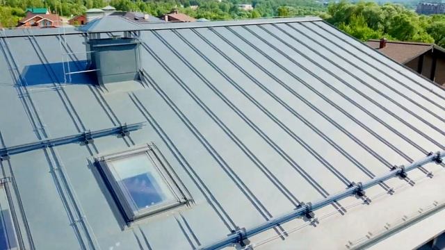 Крыша индивидуального жилого дома по технике двойной стоячий фальц. Pural Matt. смотреть онлайн