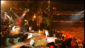 QUEEN &  AXL ROSE (Guns n Roses)-We Will Rock You
