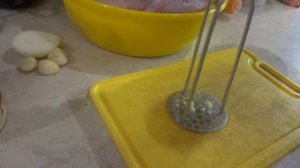 Как раздавить чеснок без чеснокодавки