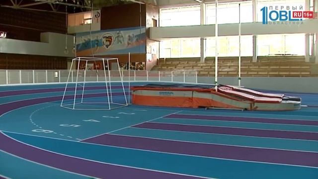 Весь спорт на Первом областном: Новое покрытие в манеже УралГУФК_выпуск от 8.08.2020.mp4 смотреть онлайн