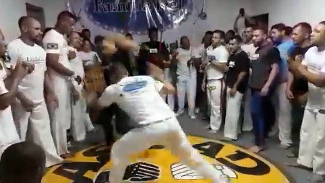 Alex Capoeira смотреть онлайн