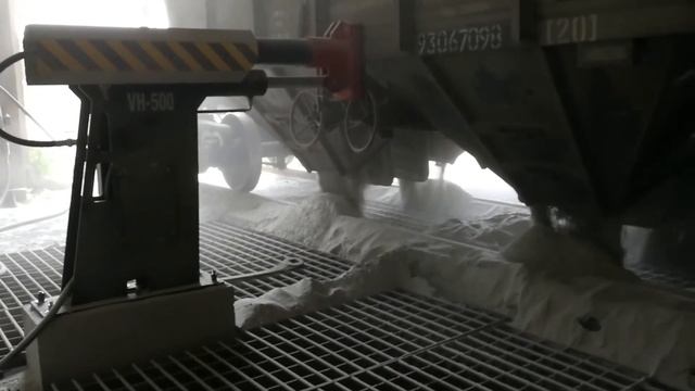 VH-500 - незаменимый помощник при разгрузке вагонов! смотреть онлайн