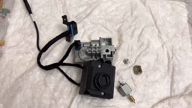 Mercedes W204 ремонт защелки руля -ELV смотреть онлайн