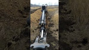 Как выкопать траншею экскаватором погрузчиком
