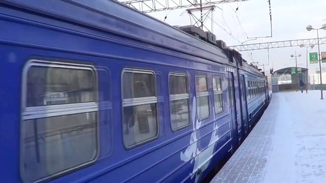 Электропоезд ЭД4М-0363 "Рэкс", проследует платформу Фрезер