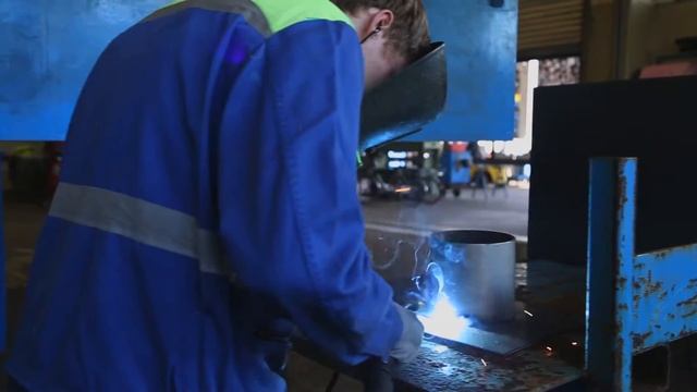 EGGER - Wir machen mehr aus Holz смотреть онлайн