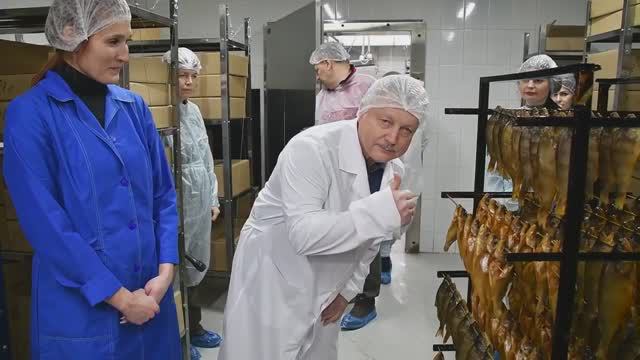 Мэр Братска Сергей Серебренников побывал на новом заводе по переработке рыбы