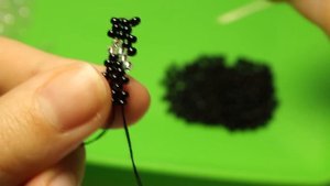 КОЛЬЦО ИЗ БИСЕРА | Как сплести из бисера кольцо мозаичным плетением