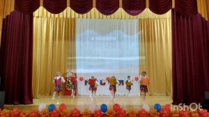 Гости - хореографический коллектив с музыкальным номером