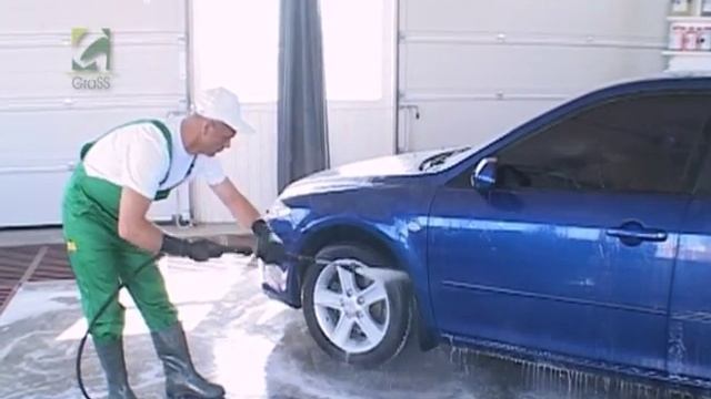 Нанесение бесконтактной шампуни на автомобиль смотреть онлайн