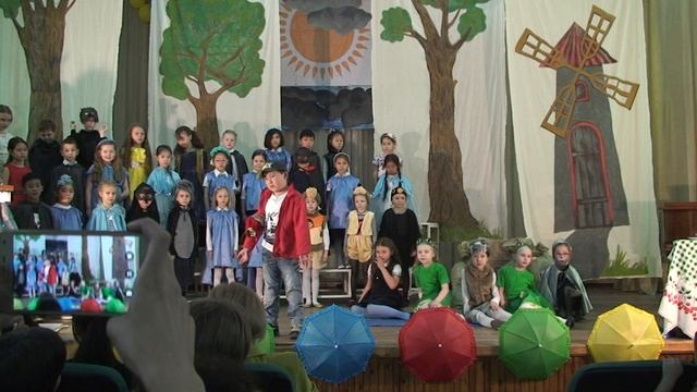 Спектакль "Музыкальная сказка" 1-й класс гимназии №79 смотреть онлайн