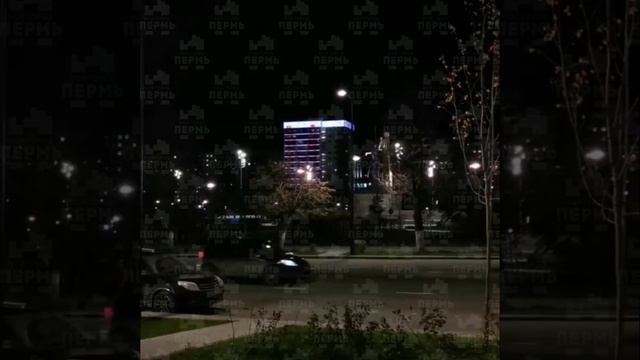В Перми подсветкой домов высвечено слово "ПЕРМЬ" смотреть онлайн