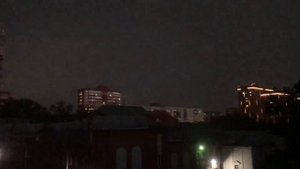 Гроза сегодня вечером в Новосибирске 21.07.2022г. Вот это гроза. Сверкает молния.