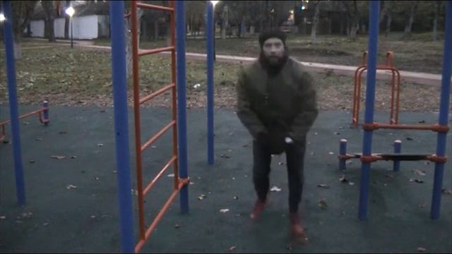 КРОССФИТ НА УЛИЧНОЙ ПЛОЩАДКЕ!!! СУПЕР!???? смотреть онлайн