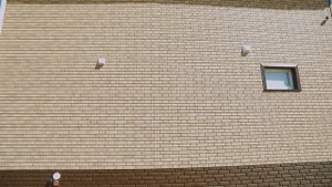 Легкие фасадные панели Ю-Пласт под кирпич – отзыв владельца дома