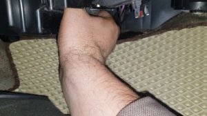 Замена фильтра салона кадиллак эскалейд