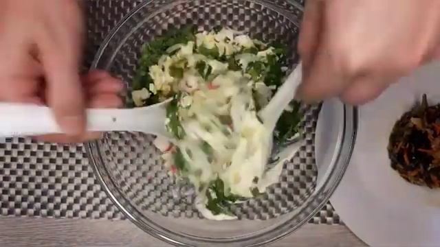#салатыскрабовымипалочками#     Вкусные салатики с крабовыми палочками   !  Быстро,легко,доступно!