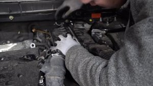 HOW TO CHANGE OR REPLACE AIR FILTER MITSUBISHI RVR 2019