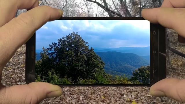 Смартфон на зеленом фоне. Футаж. Хромакей. chroma key. Green screen. Видеопереход.  Full HD.