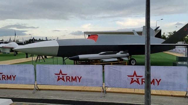 Реактивный беспилотник Гром. Jet drone GROM. смотреть онлайн