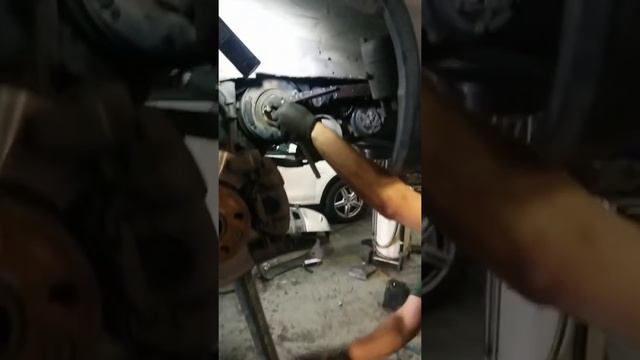 Как открутить болт шкива коленвала, фольцваген т4 смотреть онлайн