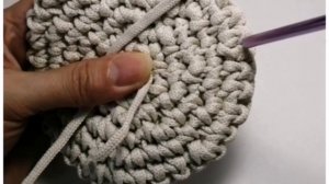 Салфетка из полиэфирного шнура. Узор крючком "верблюд"