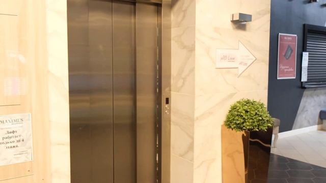 Лифты Kleeman с необычными дверьми в ТЦ Азино , 2011 г.в . Грузоподъемность 1000 кг. смотреть онлайн