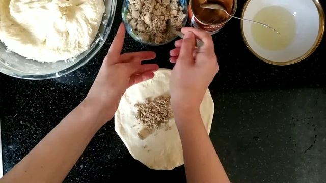 восточное лакомство.  ПЛЕТЁНКИ с ХАЛВОЙ. вкусно и красиво.