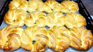 Воздушные и мягкие булочки с маслом. Очень вкусные и простые в приготовлении