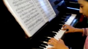 Я играю на фортопиано. Произведение Людвига Вана Бетховина: Рондо.