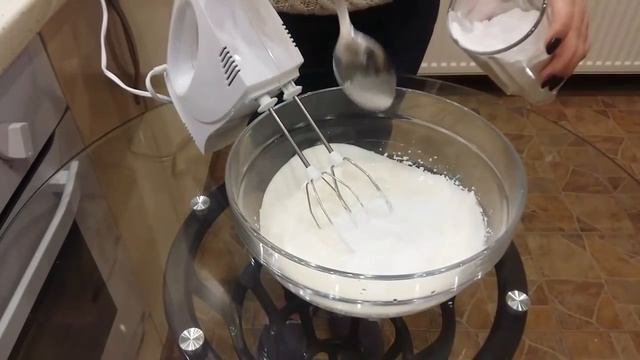 ГУСТОЙ СМЕТАННЫЙ КРЕМ простой РЕЦЕПТ |КАК СДЕЛАТЬ крем для торта ИЗ СМЕТАНЫ| Easy Cake Cream Recipe