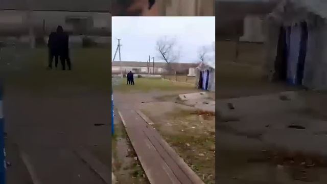 Госпиталь в рф, 120 человек в одной комнате, туалет и рукомойник на улице, двухъярусные кровати. смотреть онлайн