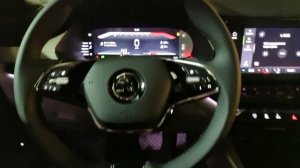 Новая Шкода Октавия A8 2021 обзор комплектации Стайл с бежевым салоном. Skoda Octavia A8 Style