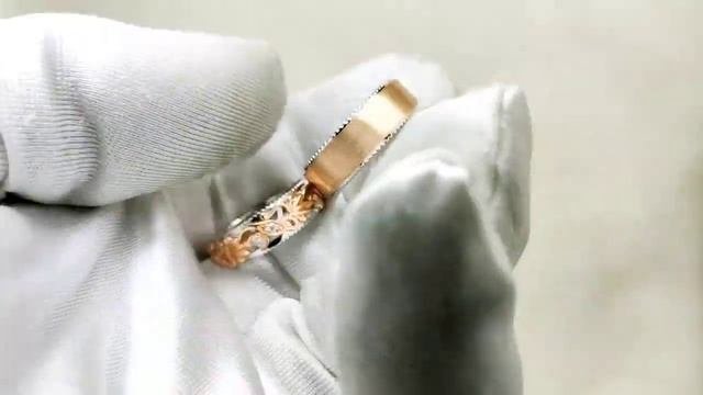 Парные обручальные кольца с узором