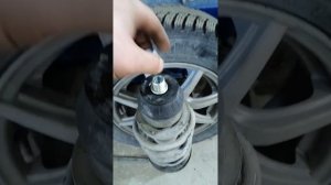 установка проставок на передние стойки Шевроле авео.