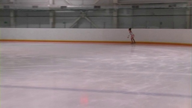 София Илларионова - 11.02.2018 - наши первые соревнования - сдали на юный фигурист - 10 место смотреть онлайн