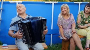 Матаня, частушки под баян.