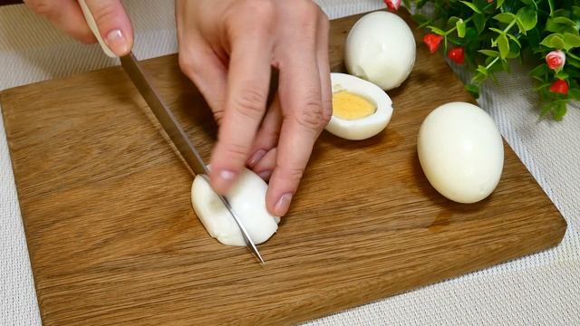 Моя сім'я просить готувати цей салат двічі на тиждень! Всі шукають ТАКИЙ САЛАТ! за 5 хвилин смотреть онлайн